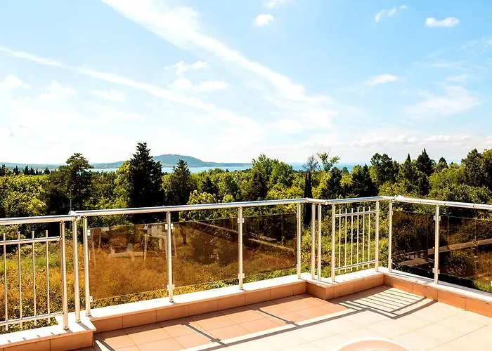 招待所 Moiata Kashta 切尔诺莫雷茨